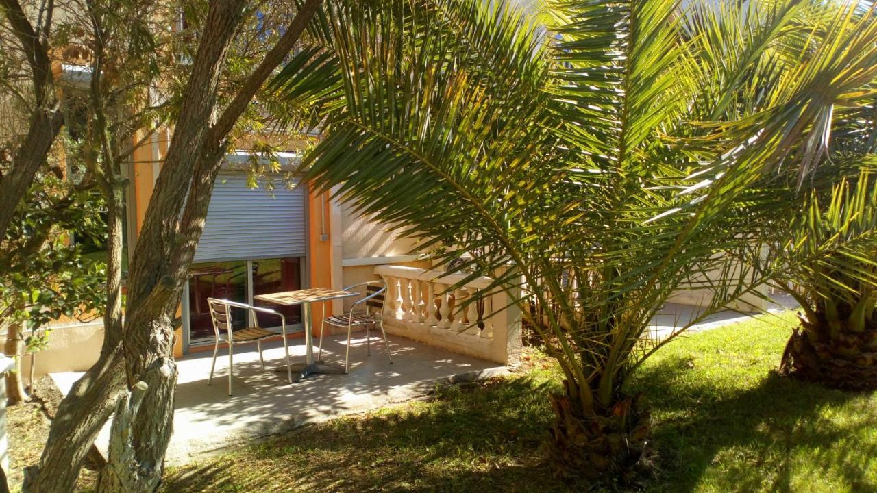 Brit Hotel Confort Helios Агде Екстериор снимка